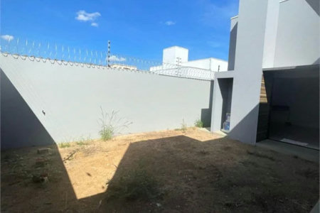 Casa à venda com 3 quartos, sendo 1 suíte, em Loteamento Jardim Europa, Balsas, MA
