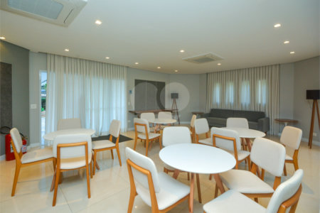Apartamento à venda com 4 quartos, sendo 1 suíte, em Moema, São Paulo, SP