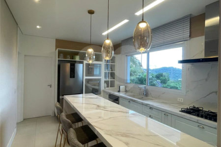 Casa à venda com 3 suítes no condomínio Hills, Arujá - SP