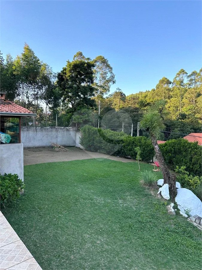 Sítio encantador em Nazaré Paulista – 1.000 m² de terreno, piscina e varanda gourmet