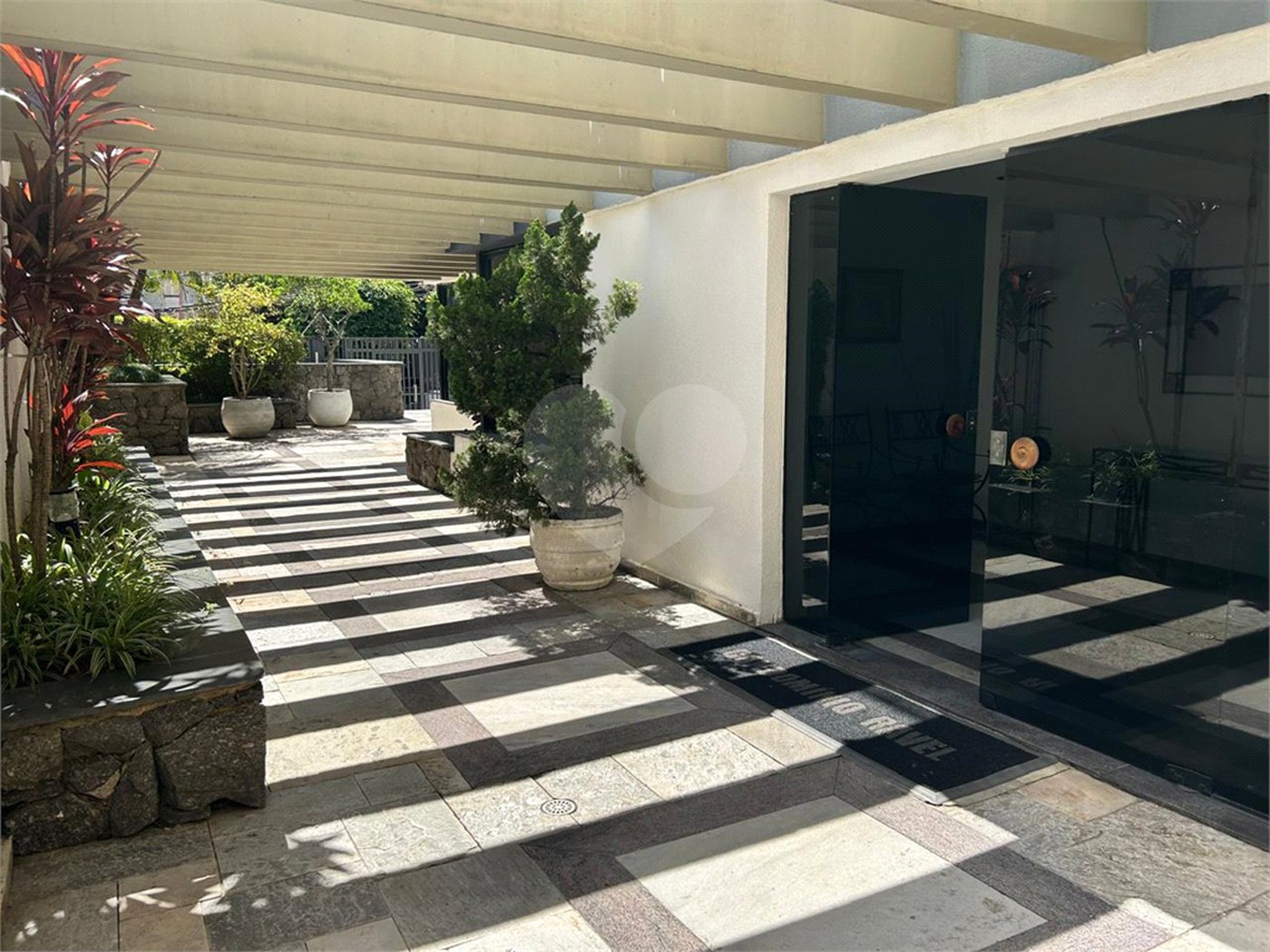 Apartamento para alugar com 3 quartos, sendo 1 suíte,  em Pinheiros, São Paulo, SP