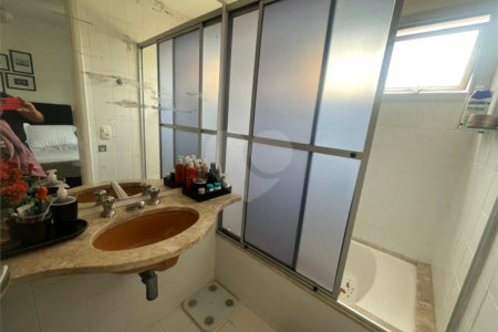 Apartamento à venda com 3 quartos, sendo 1 suíte, em Vila Olímpia, São Paulo, SP