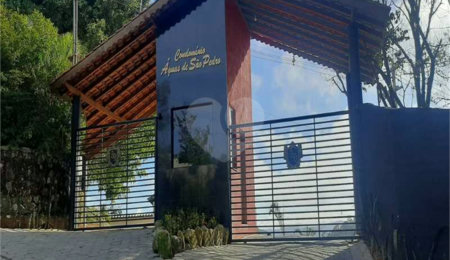 Casa à venda com 2 quartos, sendo 1 suíte,  no condomínio Águas de São Pedro, Mairiporã - SP