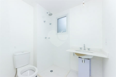 Apartamento à venda com 3 quartos, sendo 1 suíte, em Santo Amaro, São Paulo, SP