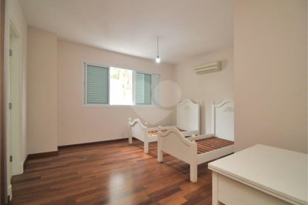 Casa à venda com 3 suítes no condomínio Brooklin Hills, São Paulo - SP
