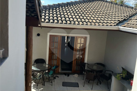 Casa à venda com 3 quartos, sendo 1 suíte, em Retiro das Fontes, Atibaia, SP