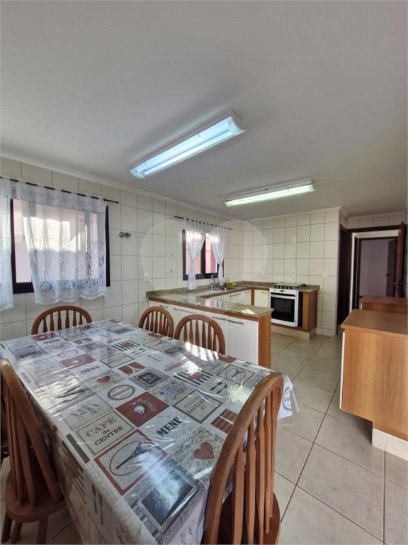 Casa à venda ou para alugar com 3 quartos, sendo 1 suíte, no condomínio Recanto dos Paturis, Vinhedo - SP