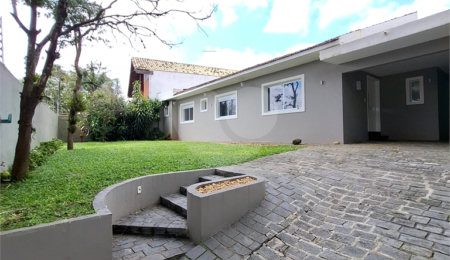Casa Térrea à venda com 3 suítes em Interlagos, São Paulo, SP