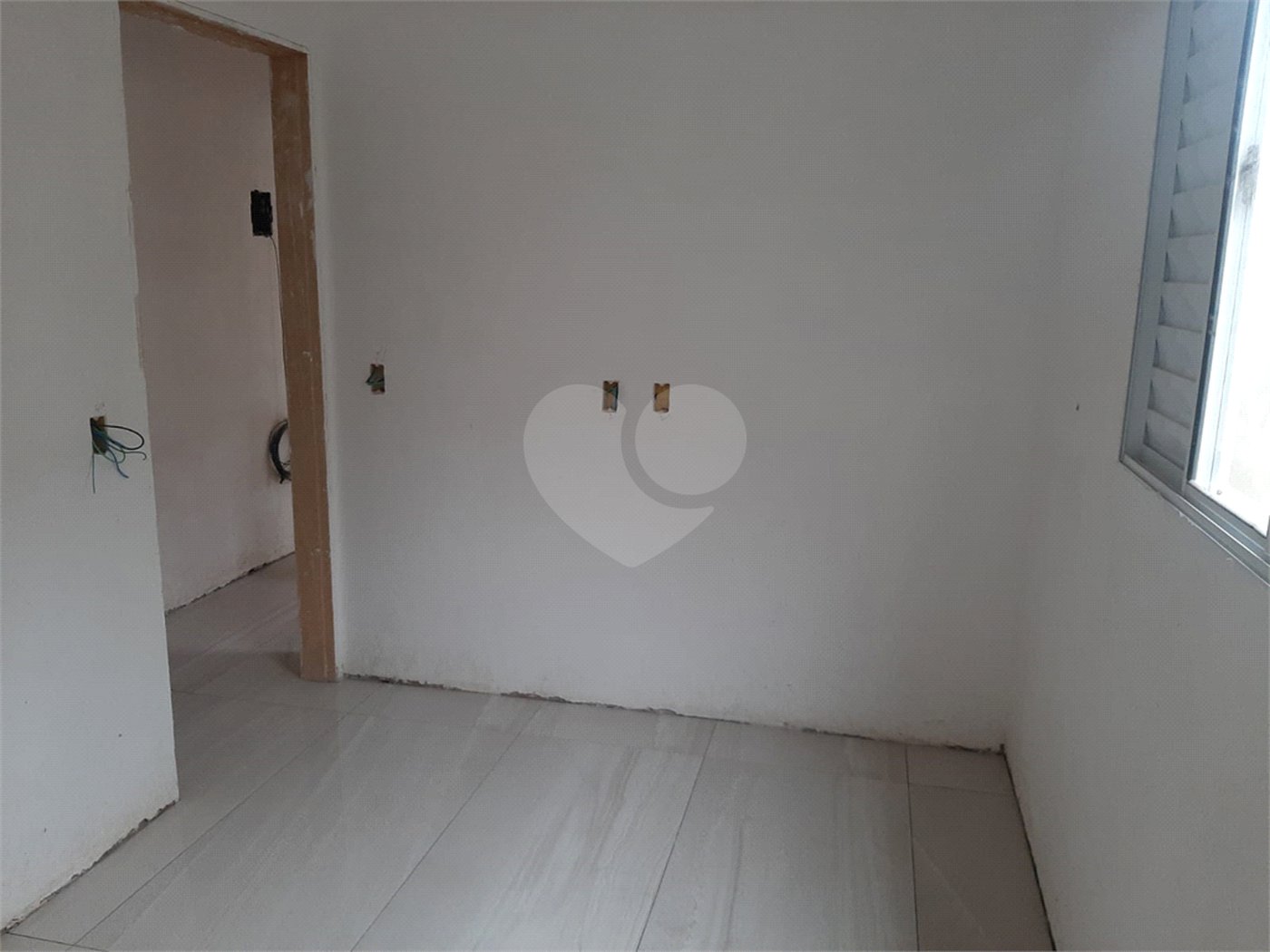 Casa à venda com 2 quartos, sendo 1 suíte, em Bosque dos Eucaliptos, São José dos Campos, SP