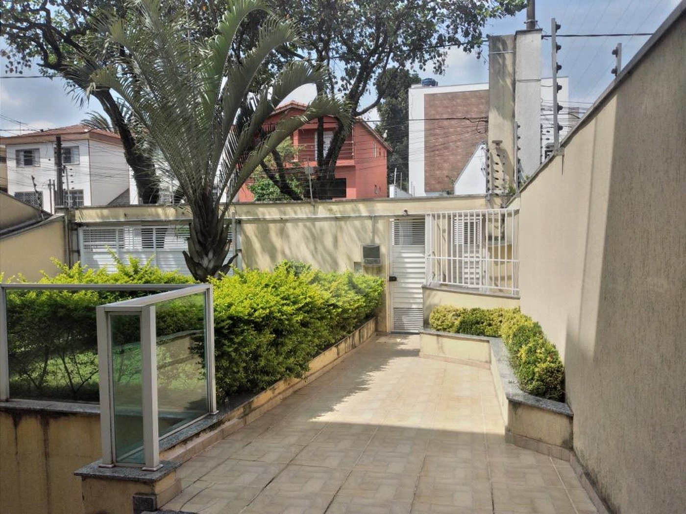 Casa à venda com 4 quartos, sendo 2 suítes, no condomínio Miro Carvalho - Pitinga, São Paulo - SP