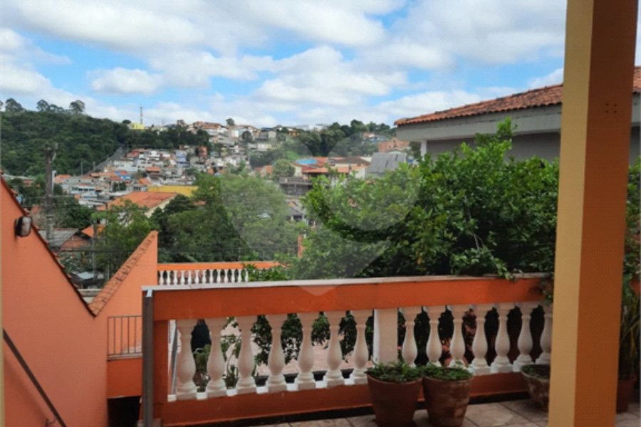 Sobrado à venda com 3 quartos, sendo 1 suíte, em Portal da Primavera, Cotia, SP