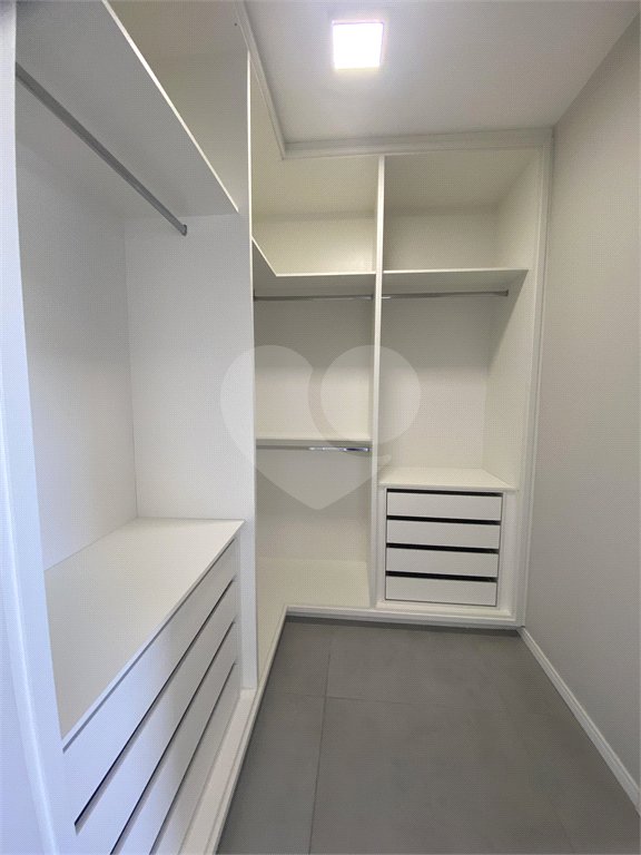 Casa à venda com 3 quartos, sendo 1 suíte, no condomínio Reserva Central Parque, Salto - SP