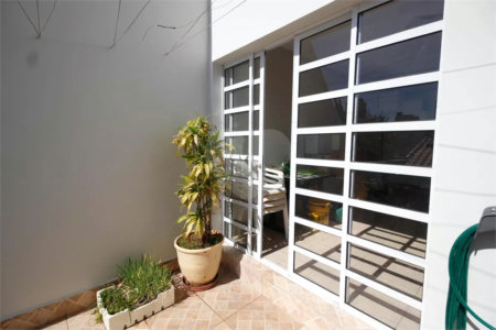 Sobrado à venda com 3 quartos, sendo 1 suíte, em Parada Inglesa, São Paulo, SP