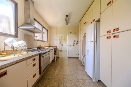 Apartamento à venda com 3 suítes em Moema, São Paulo, SP