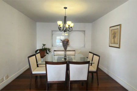 Apartamento à venda ou para alugar com 4 quartos, sendo 1 suíte, em Vila Nova Conceição, São Paulo, SP