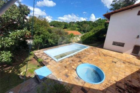 Casa à venda com 3 quartos, sendo 1 suíte, no Centro, Vinhedo, SP