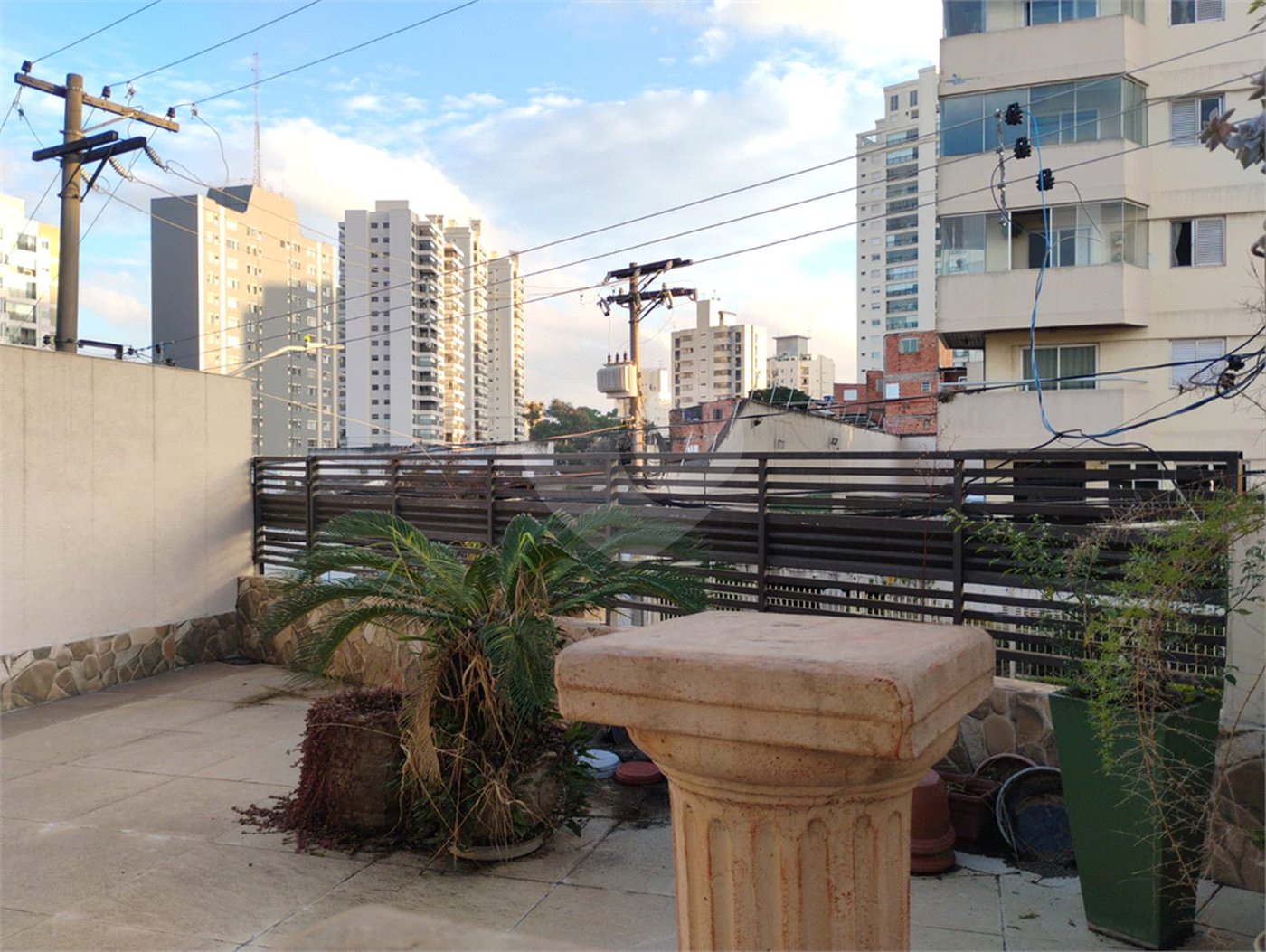 Sobrado à venda com 3 quartos, sendo 1 suíte, em Vila Paulista, São Paulo, SP