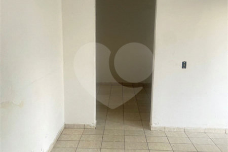 Casa à venda com 2 quartos em Jardim Pinheiros (vila Xavier), Araraquara, SP