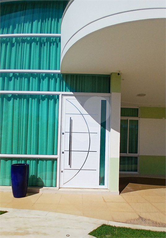Casa à venda com 3 suítes no condomínio Figueira Garden, Atibaia - SP