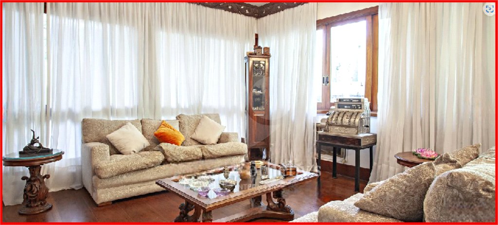 Casa à venda com 3 quartos, sendo 1 suíte, em Pinheiros, São Paulo, SP
