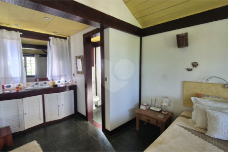 Casa em condomínio à venda com 4 quartos, sendo 3 suítes,  em Geribá, Armação dos Búzios, RJ