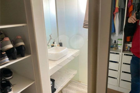 Casa à venda com 4 quartos, sendo 3 suítes, no condomínio Primavera, Salto - SP