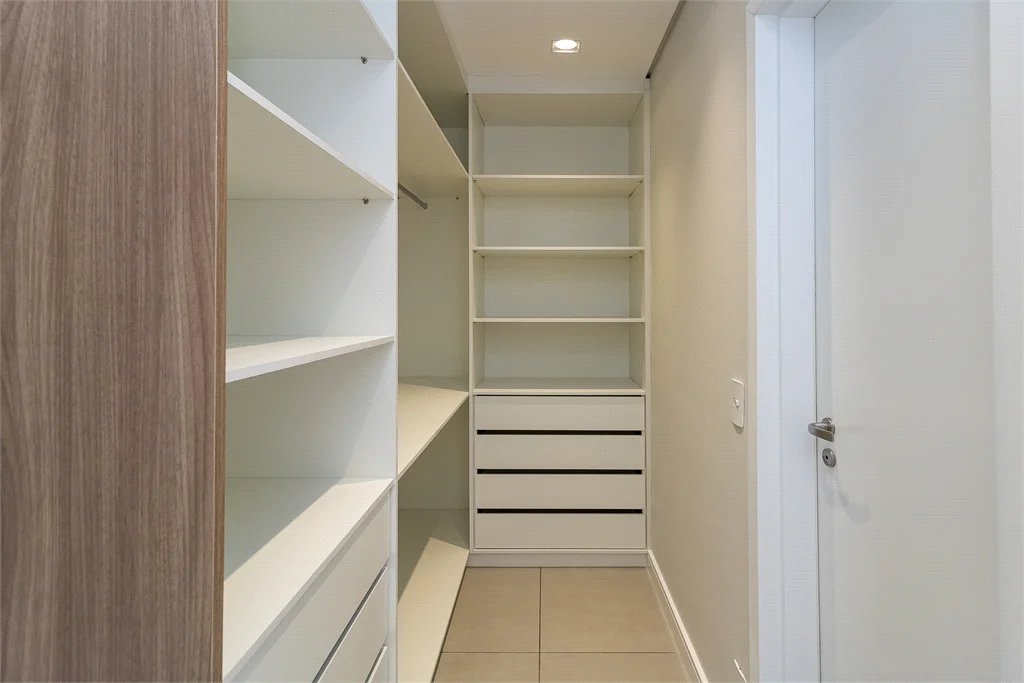 Apartamento à venda com 1 quarto em Vila Cordeiro, São Paulo, SP