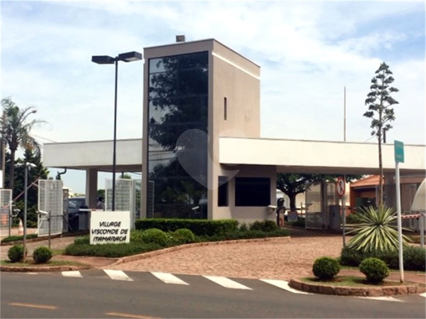 Casa à venda com 3 suítes no condomínio Village Visconde de Itamaracá, Valinhos - SP