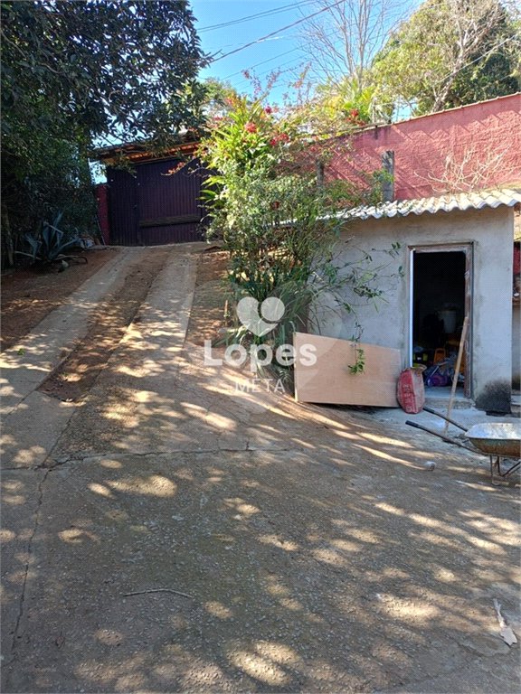 Chácara à venda com 5 quartos, sendo 3 suítes, em Loteamento Residencial Vista Linda, São José dos Campos, SP