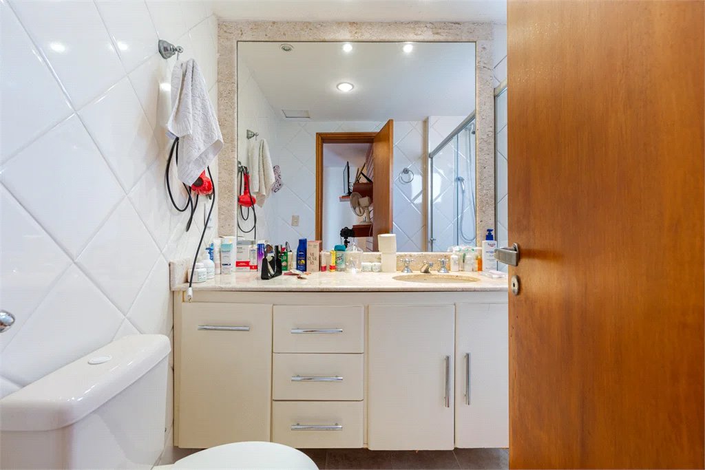 Apartamento à venda com 3 suítes em Alto da Lapa, São Paulo, SP
