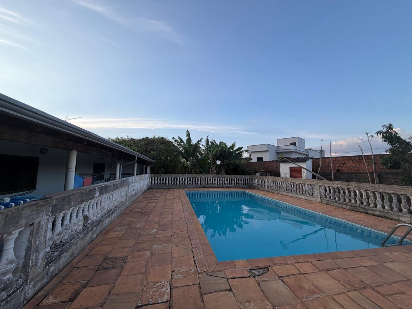 Casa Térrea à venda com 9 quartos, sendo 2 suítes, no condomínio Seranila, Monte Mor - SP