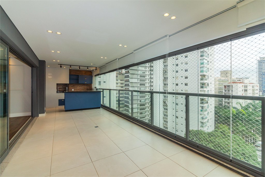 Apartamento à venda com 3 quartos, sendo 2 suítes, em Pinheiros, São Paulo, SP