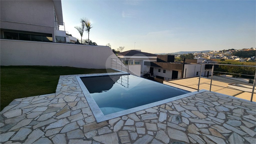 Casa à venda com 4 suítes no condomínio Santa Isabel I, Louveira - SP