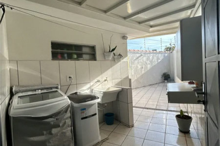 Sobrado à venda com 3 quartos, sendo 1 suíte, em Jardim Jussara, São Paulo, SP