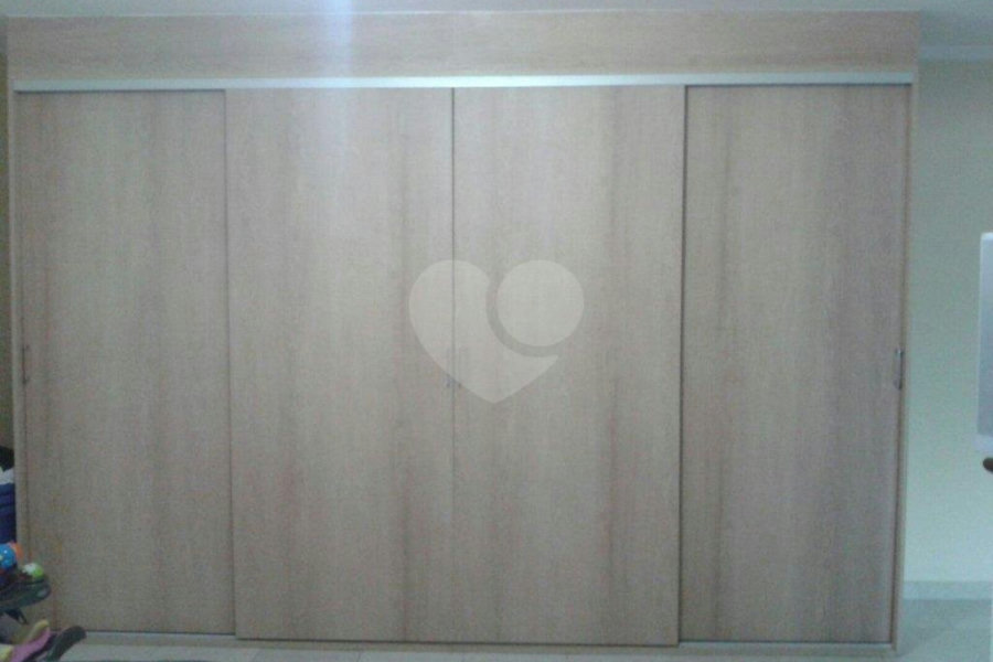 Sobrado à venda com 5 quartos, sendo 4 suítes, em Horto, São Paulo, SP
