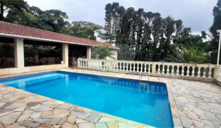 Sobrado para alugar com 4 suítes em Roseira, Mairiporã, SP