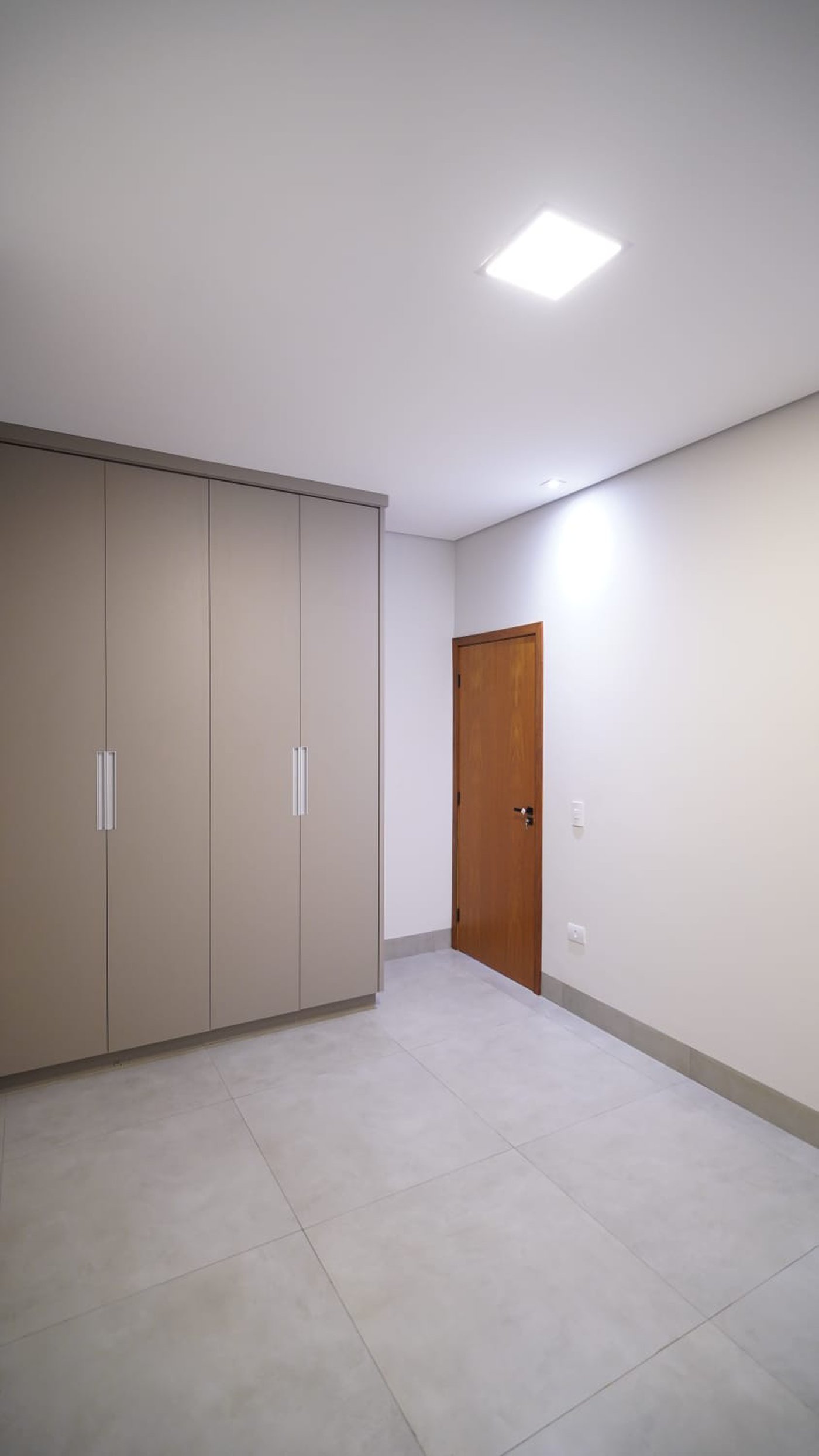 Casa à venda com 3 suítes no condomínio Portinari II, Álvares Machado - SP