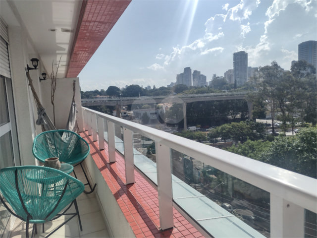 Apartamento à venda com 2 suítes em Campo Belo, São Paulo, SP