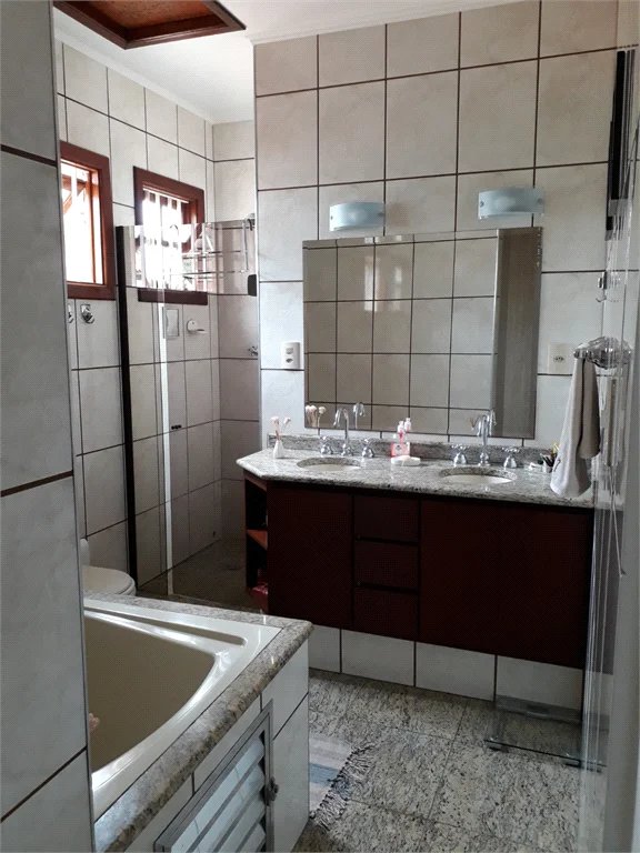 Sobrado à venda com 3 quartos, sendo 1 suíte, em Vila Suzana, São Paulo, SP
