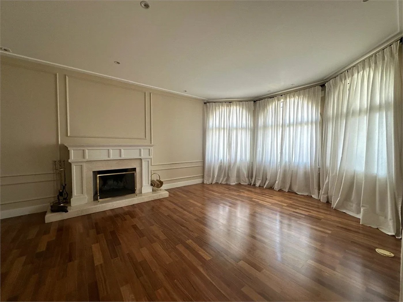 Apartamento para alugar com 4 suítes em Jardim Fonte do Morumbi, São Paulo, SP