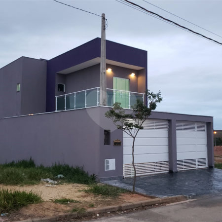 Sobrado à venda com 3 quartos, sendo 1 suíte,  em Residencial Jardim Nathália, Sorocaba, SP