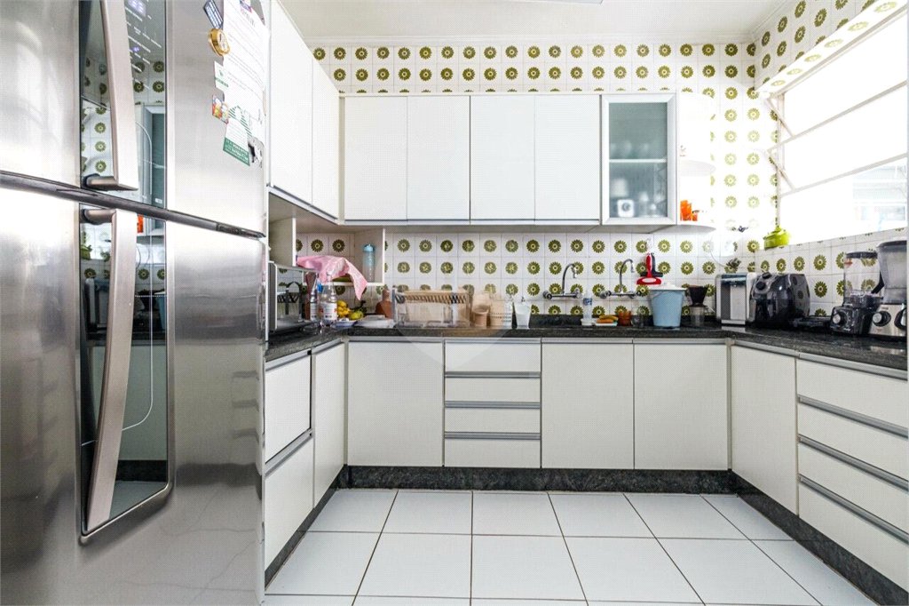Apartamento à venda com 3 quartos, sendo 1 suíte,  em Santa Cecília, São Paulo, SP