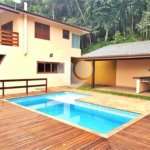 Casa à venda ou para alugar com 7 quartos, sendo 5 suítes, no condomínio Sausalito, Mairiporã - SP