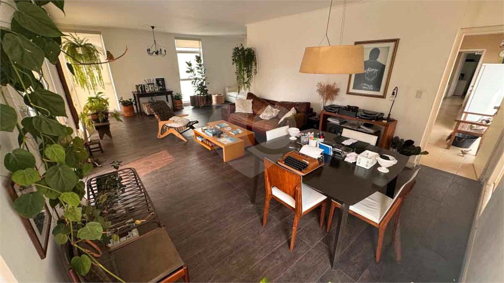 Apartamento à venda com 3 quartos, sendo 1 suíte, em Cerqueira César, São Paulo, SP