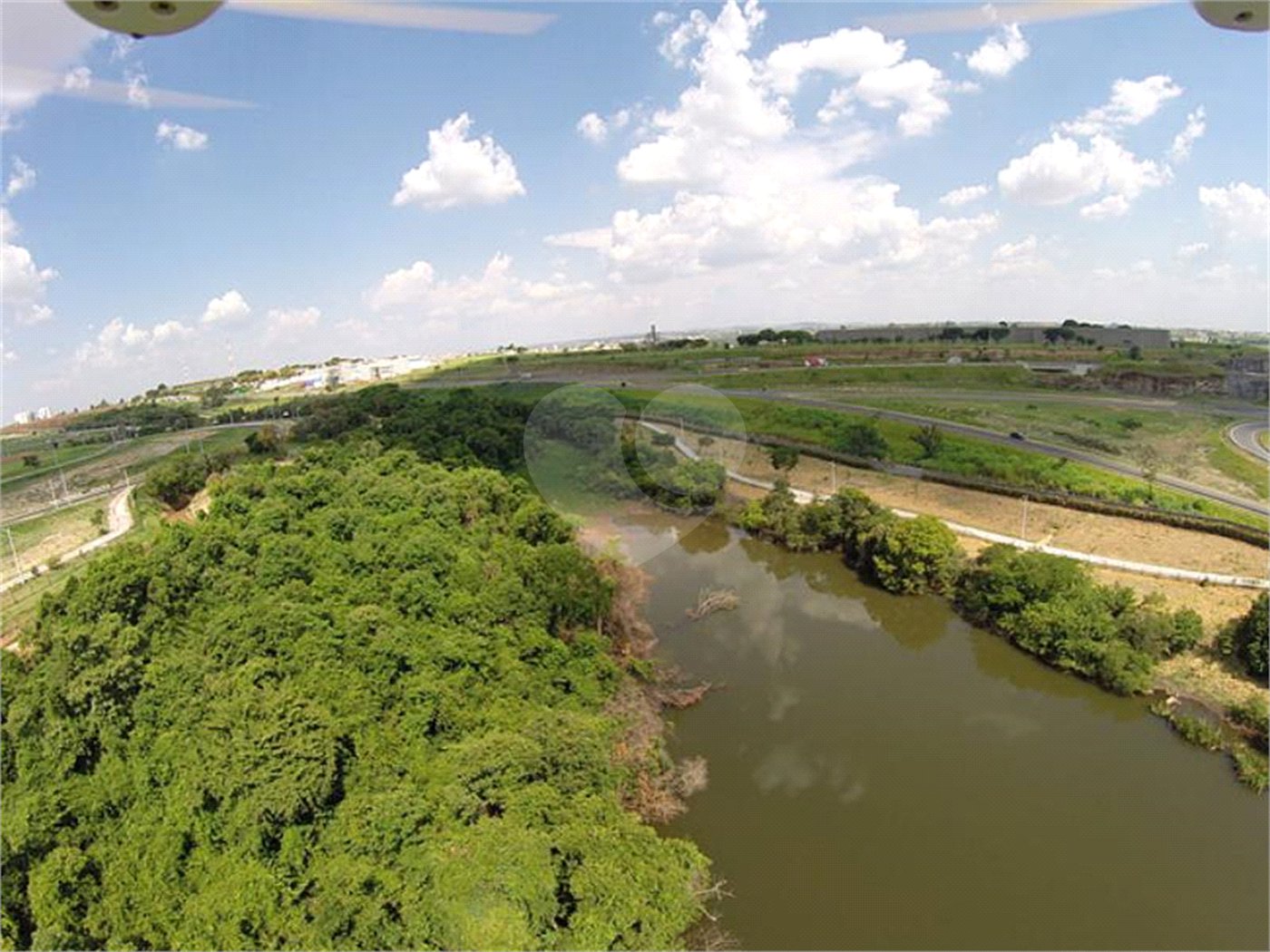 Casa à venda com 4 suítes no condomínio Jardins D'icaraí, Salto - SP