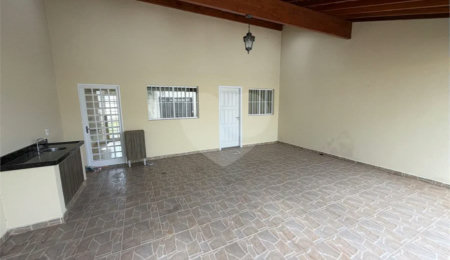 Casa para alugar com 3 quartos, sendo 1 suíte,  em Jardim Astúrias II, Piracicaba, SP
