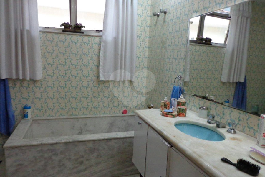 Casa à venda com 4 quartos, sendo 2 suítes,  em Butantã, São Paulo, SP
