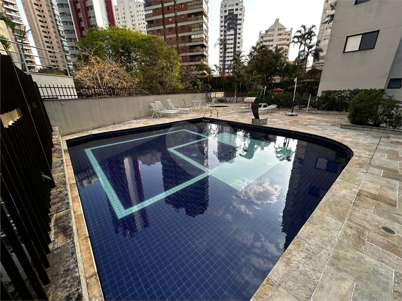 Apartamento à venda com 3 quartos, sendo 1 suíte,  em Vila Andrade, São Paulo, SP