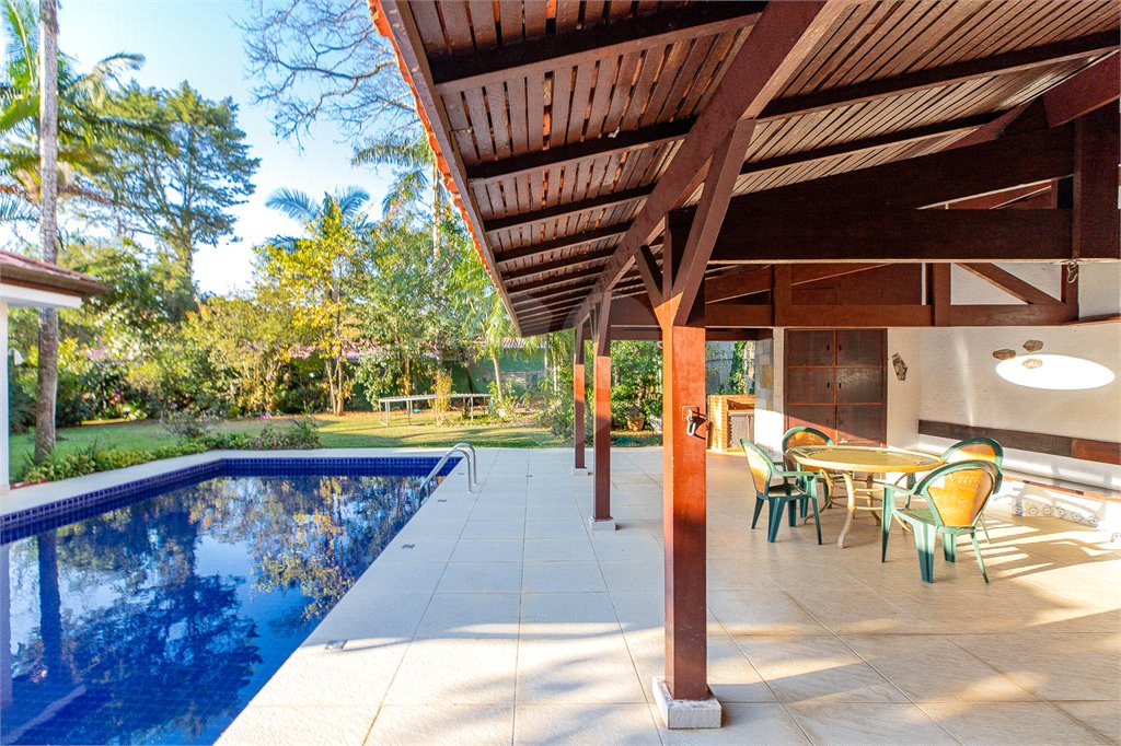 Casa Térrea à venda com 5 quartos, sendo 3 suítes, em Jardim Marajoara, São Paulo, SP