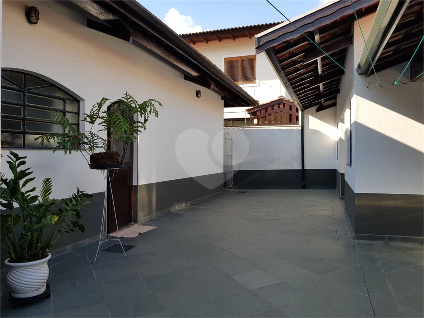 Casa à venda com 3 quartos, sendo 1 suíte, no condomínio City Campo Grande, São Paulo - SP
